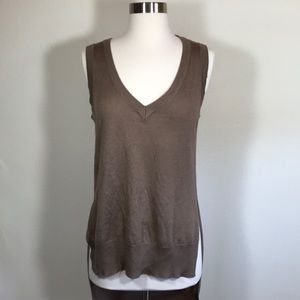 Windsor hi low v neck sweater vest w/ size slits